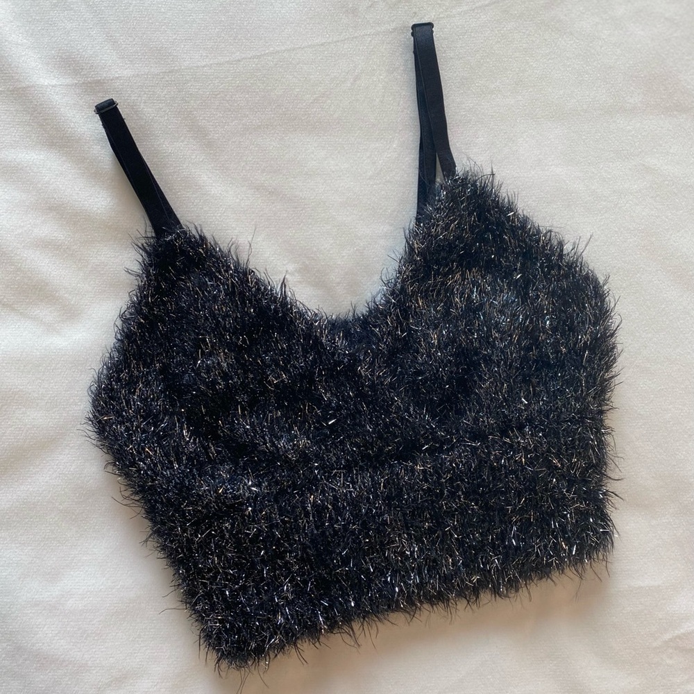 ALEEKA SHAG CROP TOP
